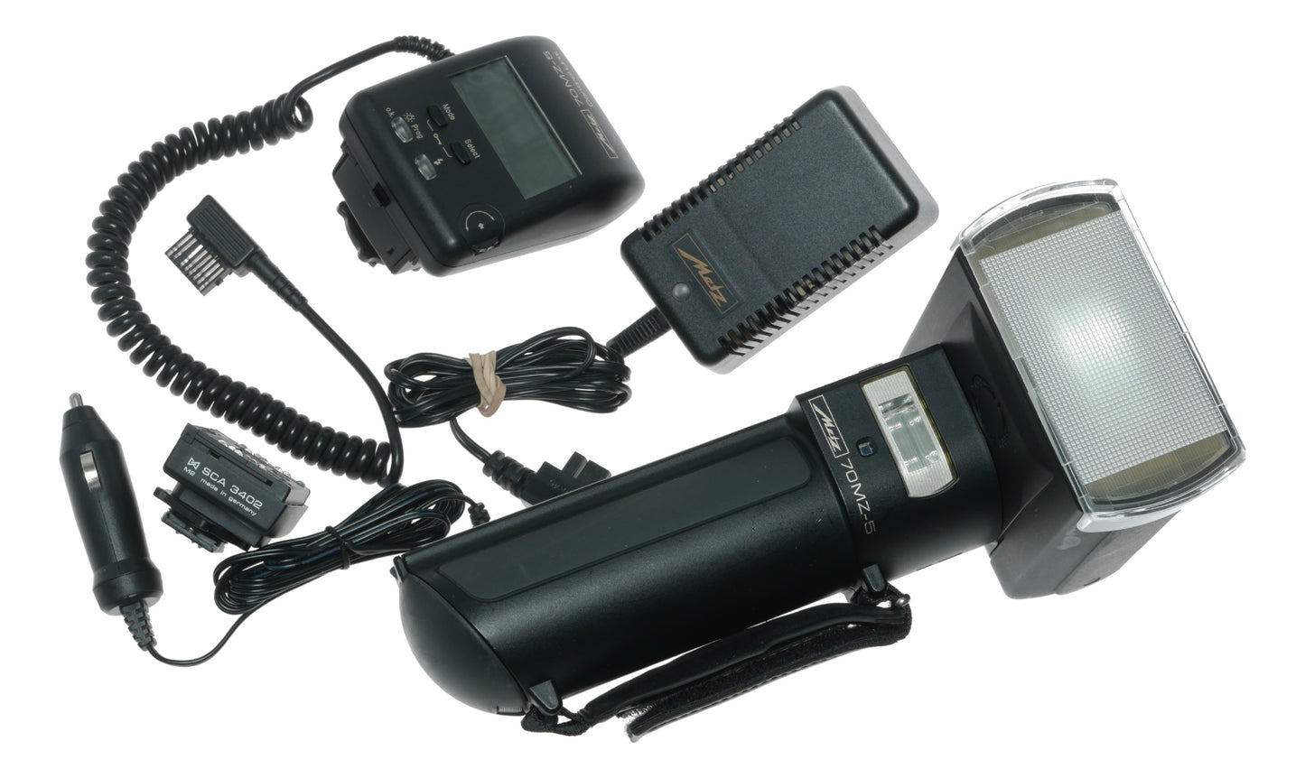 Metz Mecablitz 70 MZ-5 Professional Flash Unit with Guide Number 70, Made in Germany - View 3