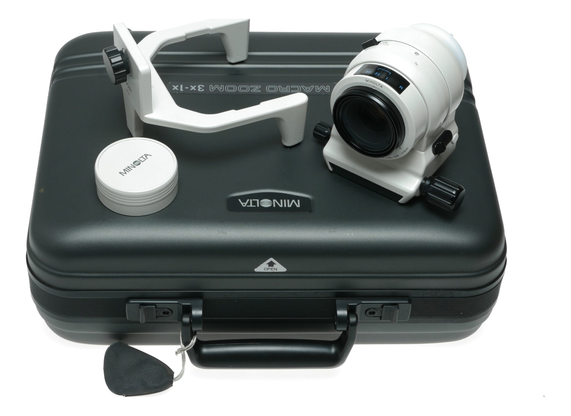 Minolta AF Macro Zoom 3X-1X Lens with Case, 1:1.7-2.8, 46mm Filter Thread - View 2