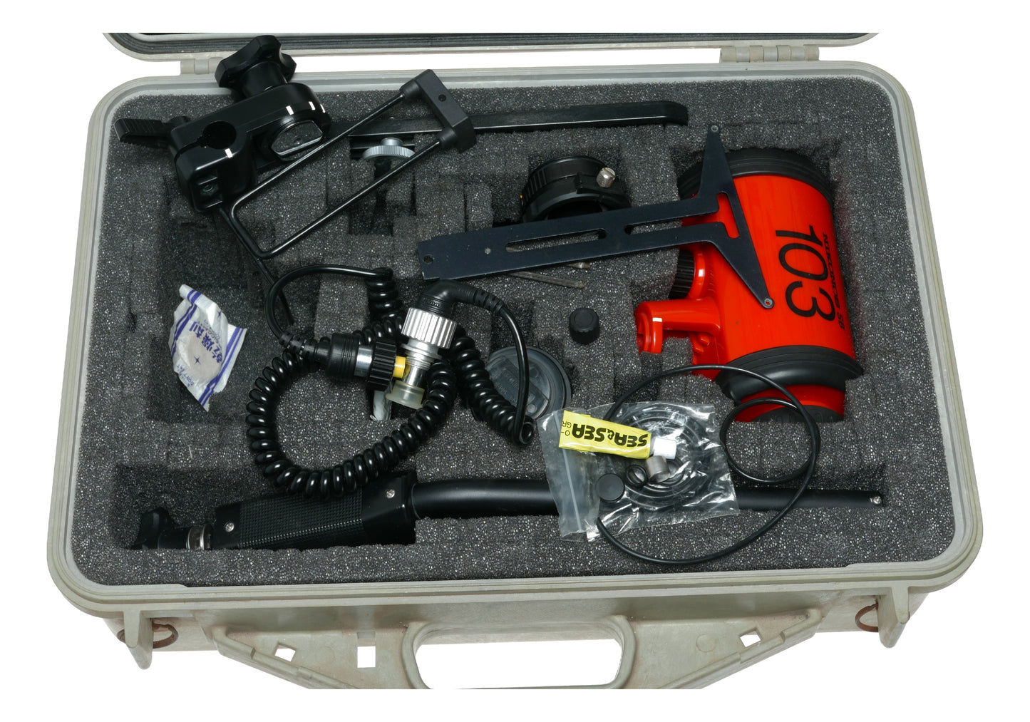 Nikon Nikonos V Underwater Film Camera with Pelican Case - View 2