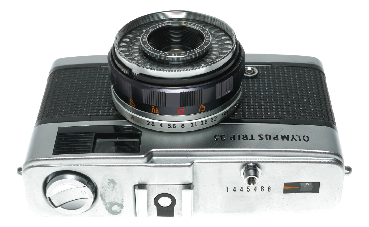 Olympus Trip 35 Vintage Film Camera with 40mm f/2.8 Zuiko Lens, Made in Japan - View 6