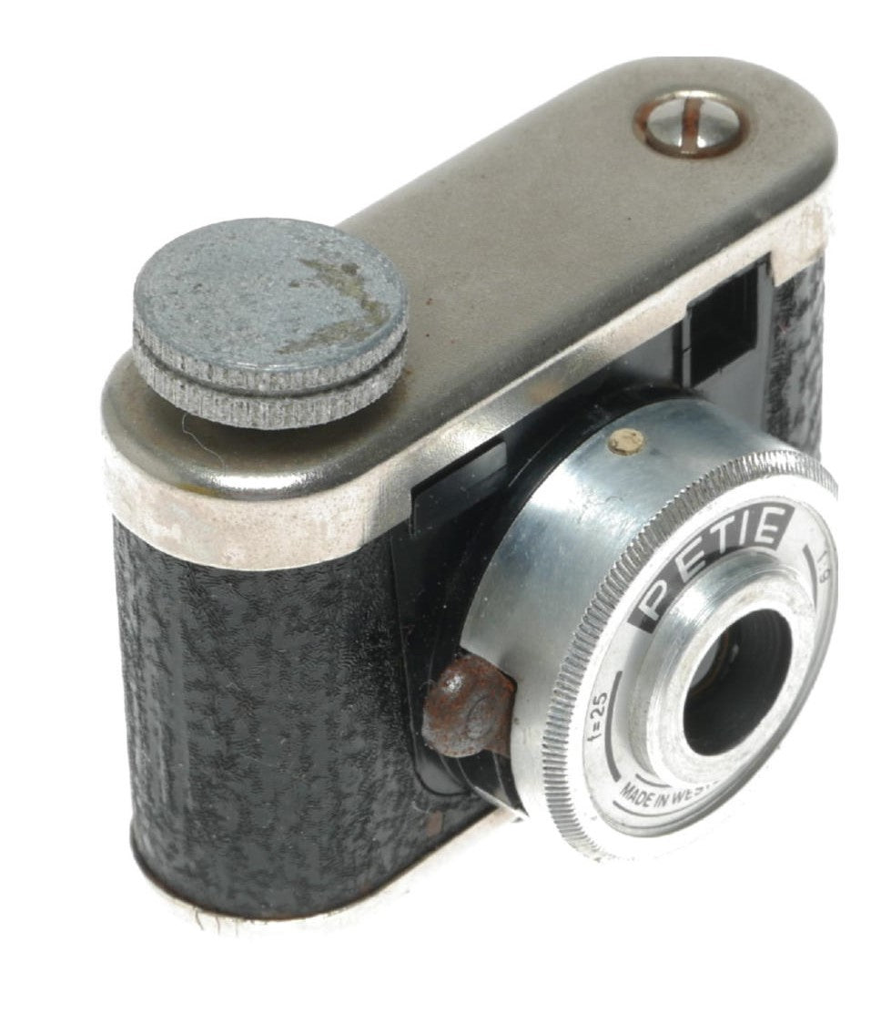 Petie 25mm f/1.9 Subminiature Camera - View 2