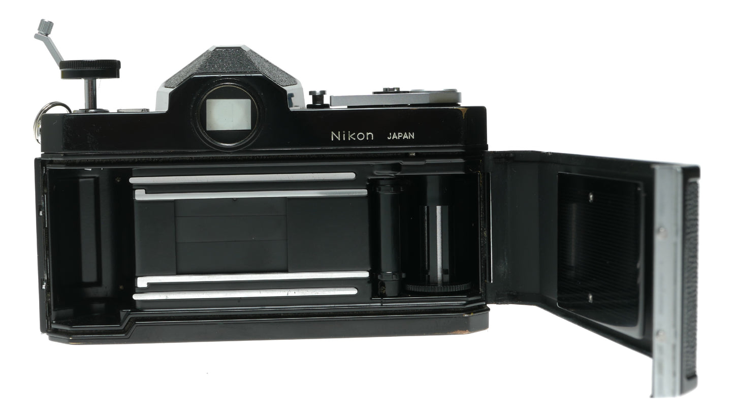 Nikkormat 17mm f/3.5 MC Wide-Angle Lens Vintage Nikon Japan - View 6