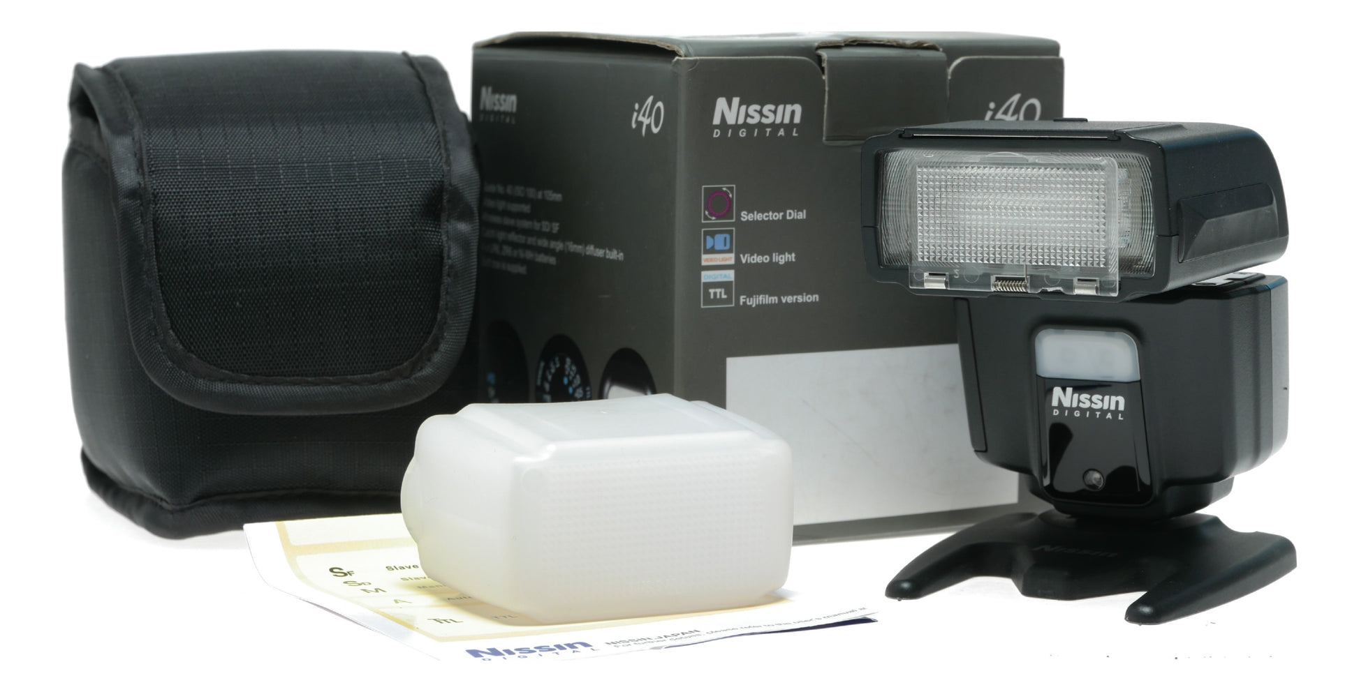 Nissin i40 Compact Flash for Fujifilm Cameras with TTL and Zoom 24-105mm