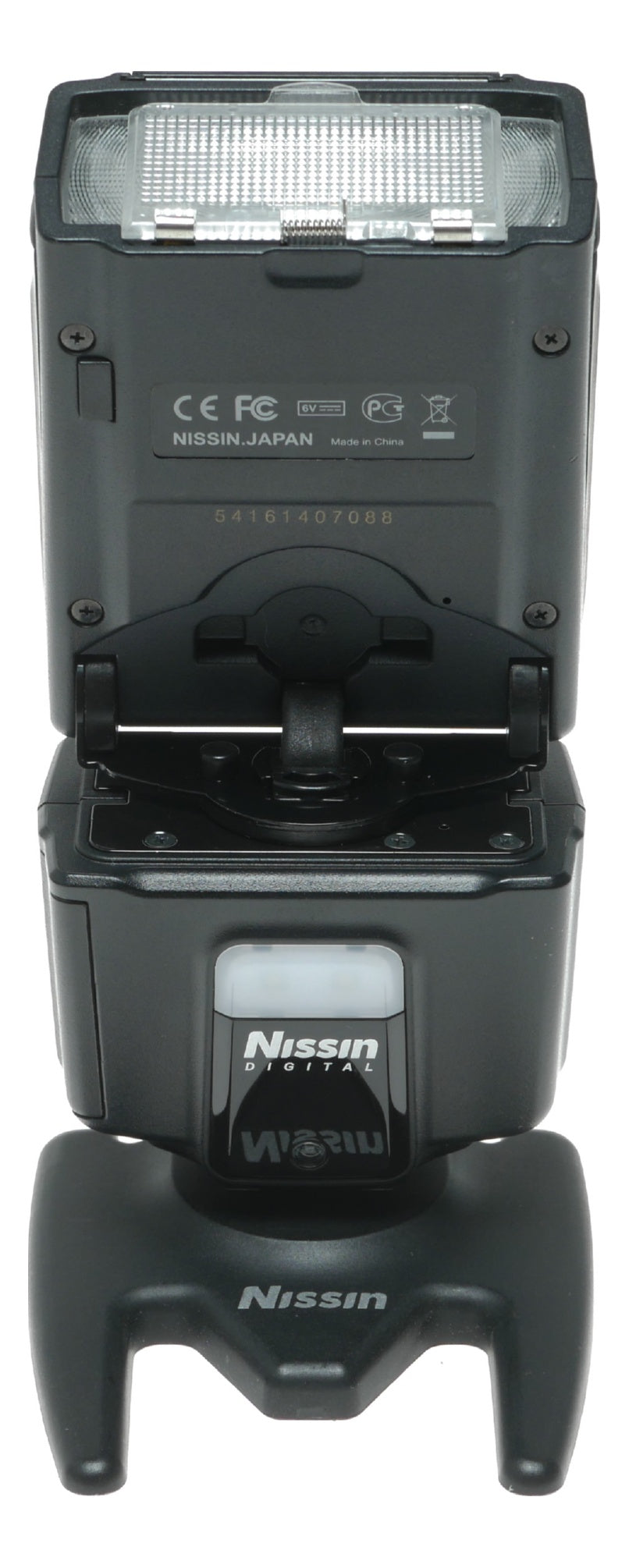 Nissin i40 Compact Flash for Fujifilm Cameras with TTL and Zoom 24-105mm - View 5