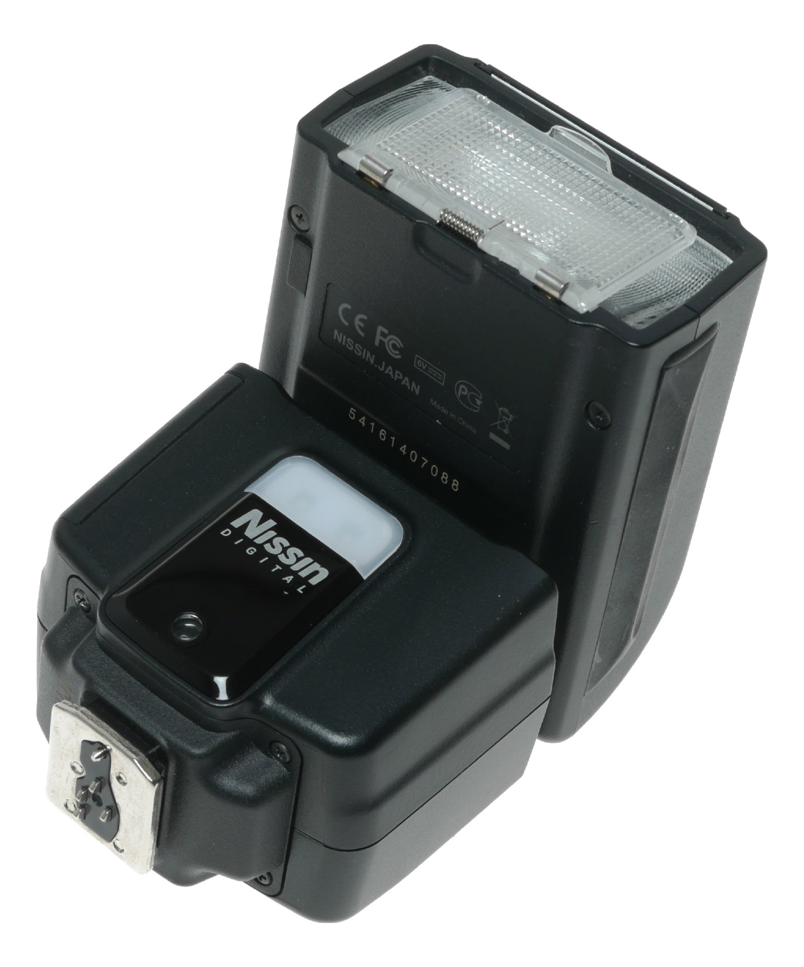 Nissin i40 Compact Flash for Fujifilm Cameras with TTL and Zoom 24-105mm - View 10