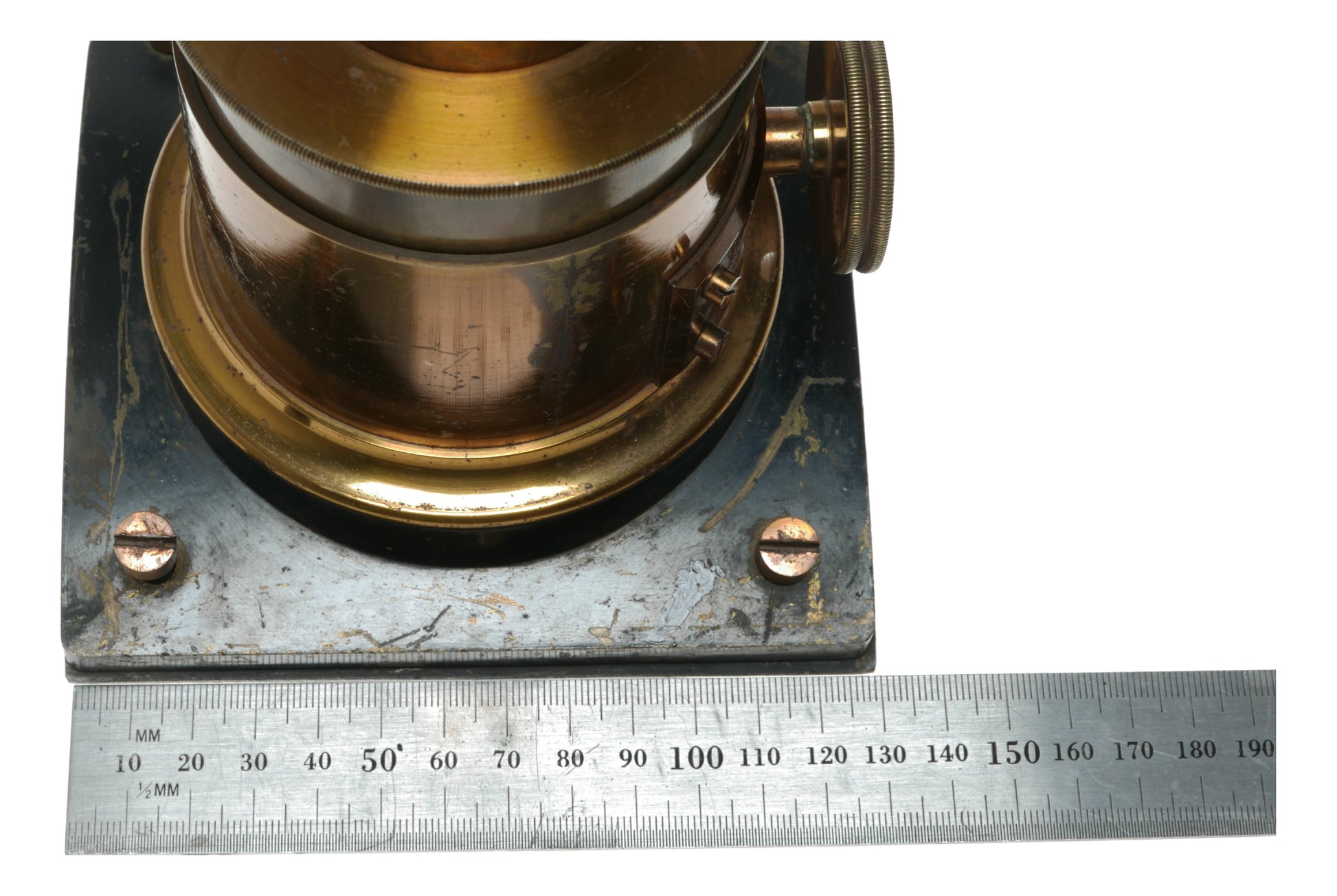 Based on the detected text and an internet search, the camera in question appears to be a lens with a range of focal lengths. Here is a suitable title:
"Manual Focus Zoom Lens with 10-190mm Range for SLR Cameras" - View 10