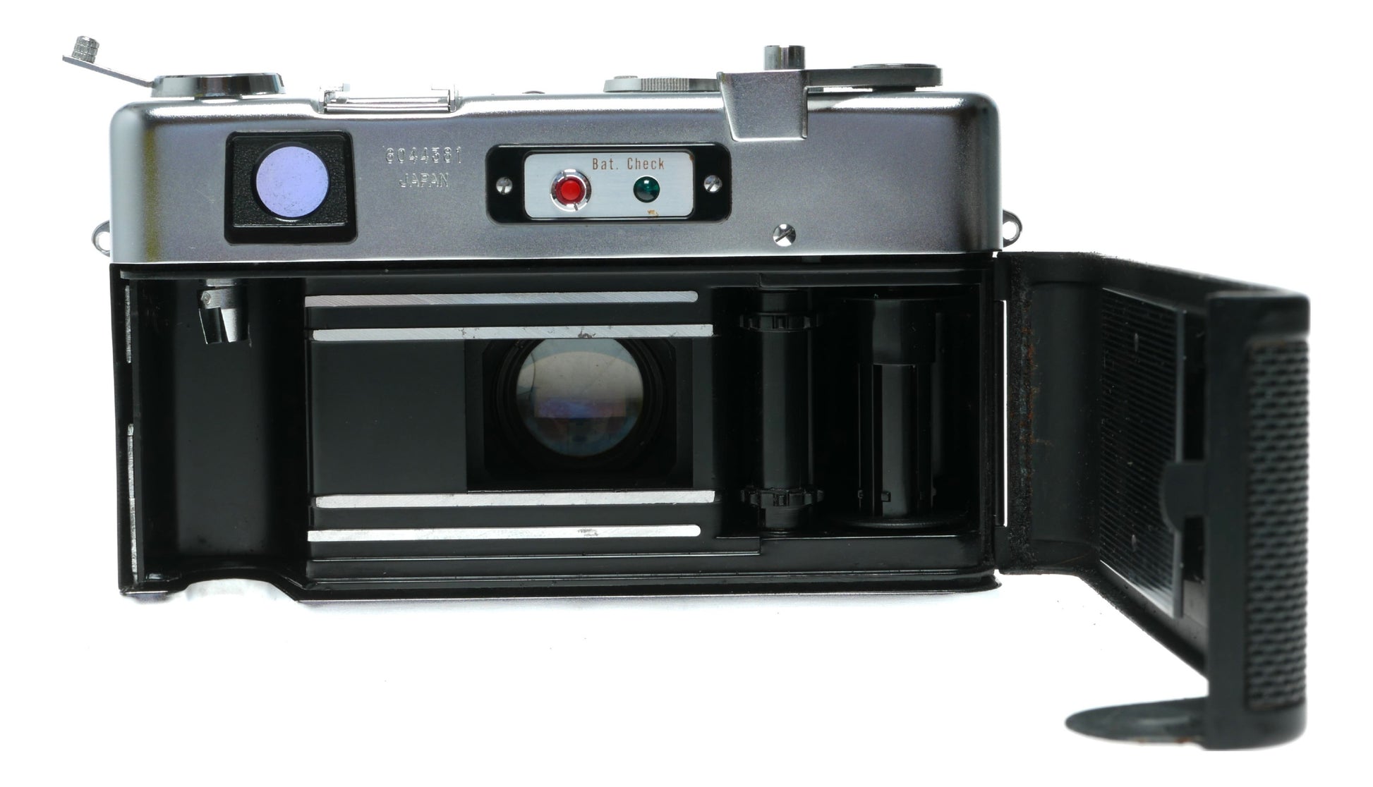 Yashica Electro 35 GSN Vintage Rangefinder Camera with Yashinon-DX 45mm f/1.7 Lens - View 6