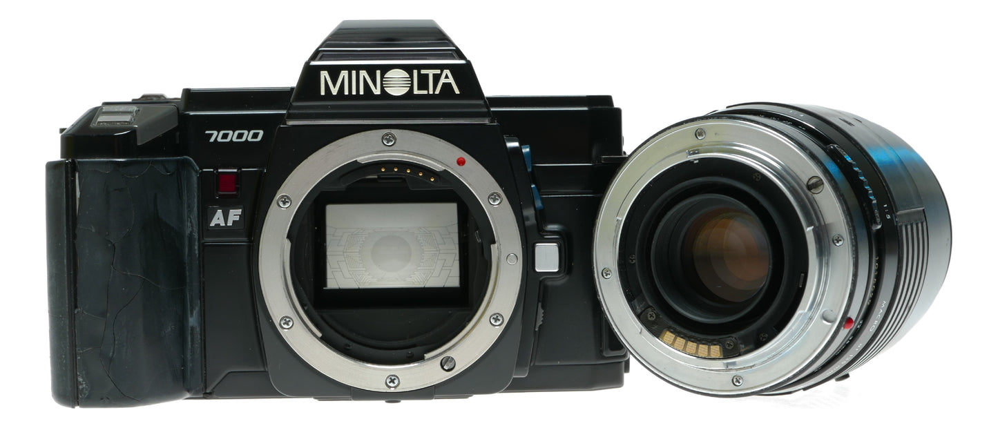 Minolta 7000 AF SLR Camera with Sigma Zoom 28-135mm f/3.5-4.5 Multi-Coated Lens - View 11