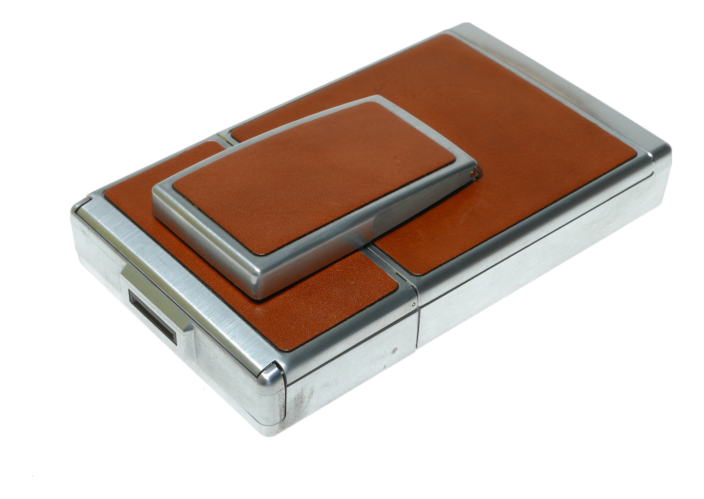 Polaroid SX-70 Land Camera with Flash and Flashbulb Compatibility - View 2