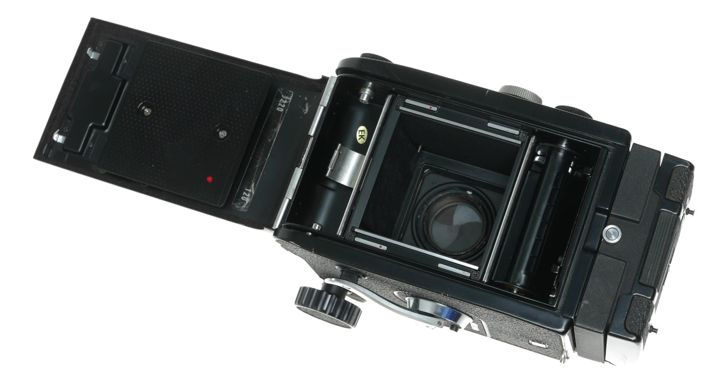 Mamiya C330 Professional TLR Camera with Mamiya-Sekor 135mm f/4.5 Lens, 120 Film, Made in Japan - View 11