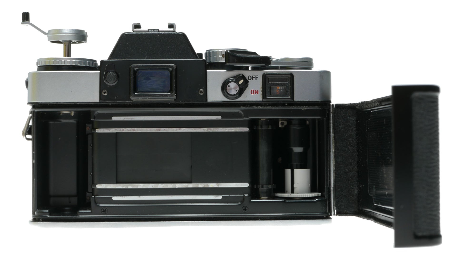 Minolta XE-1 Vintage SLR Film Camera with ASA/DIN Settings - View 7