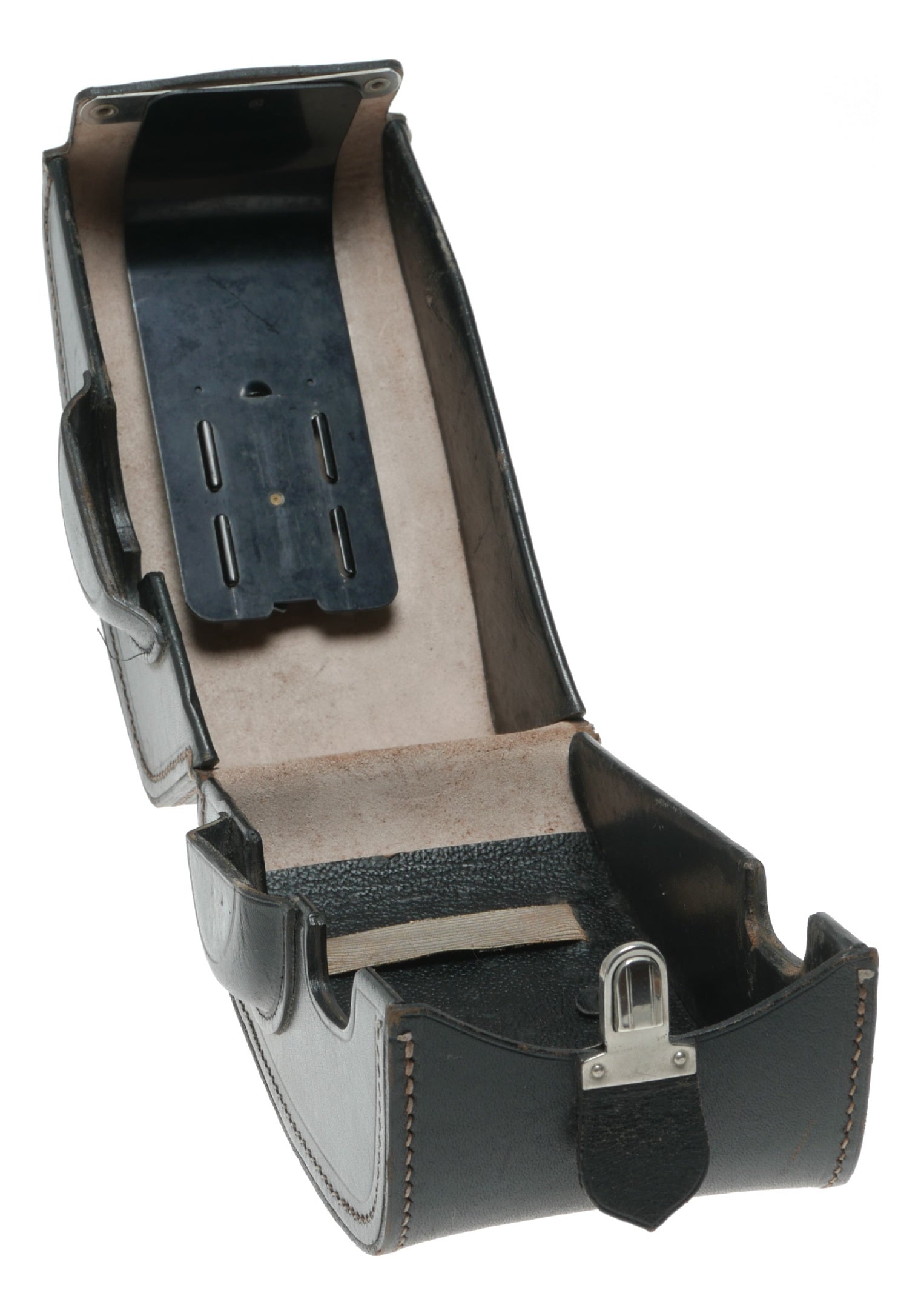 Vintage Classic 35mm Film SLR Camera with Manual Focus and Mechanical Shutter - View 11