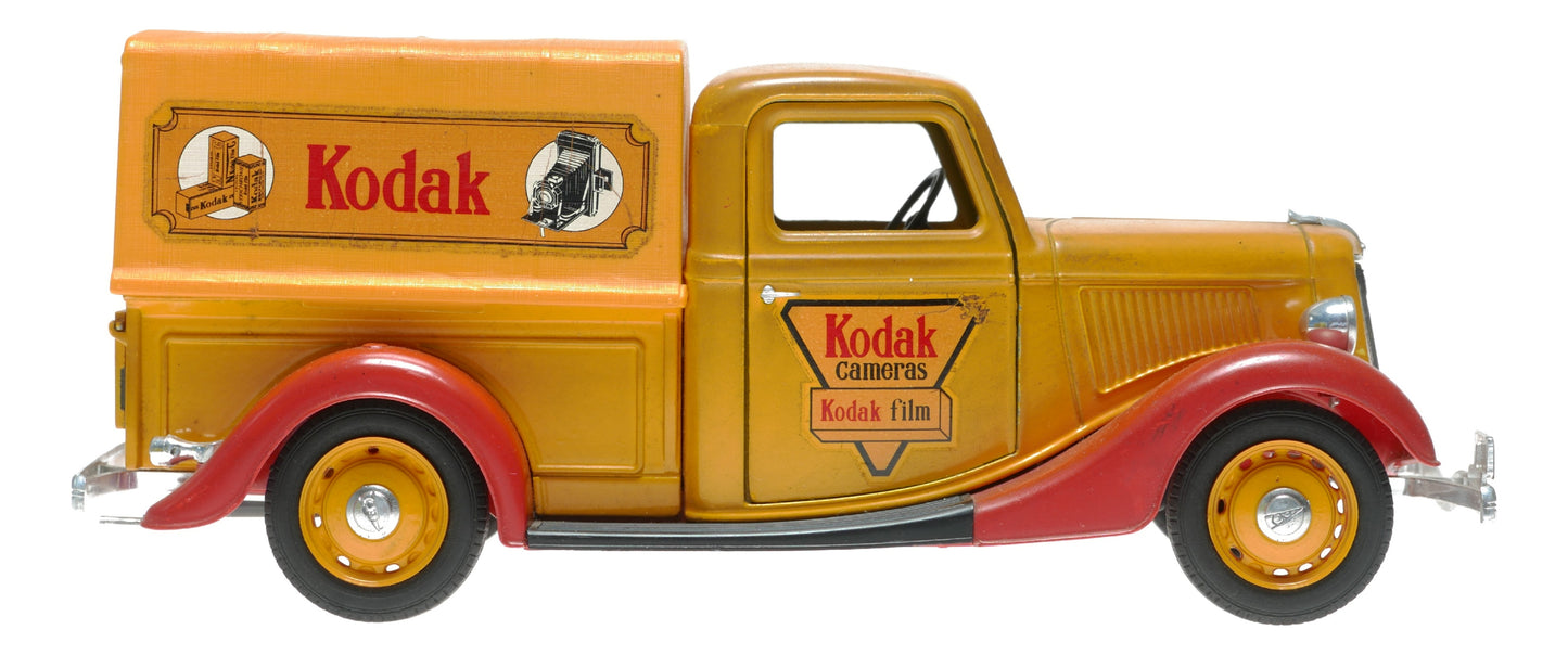 Kodak CB6977 Vintage Film Camera with Multiple Exposure Settings