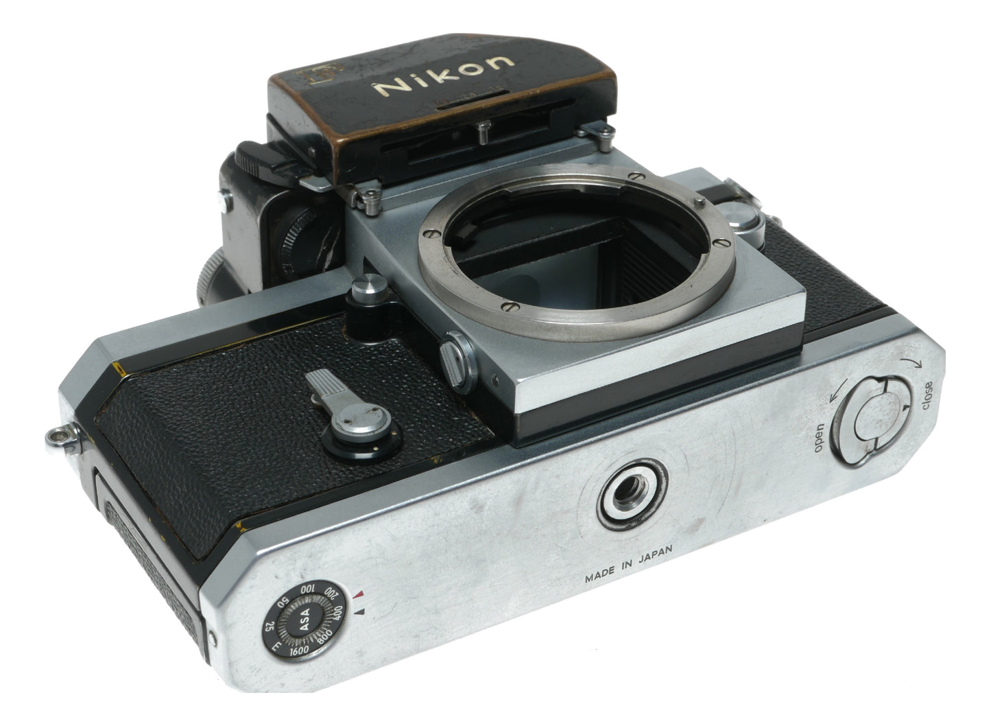 Nikon F Vintage Film SLR Camera with Shutter Speeds from 1s to 1/2000s, Made in Japan - View 10