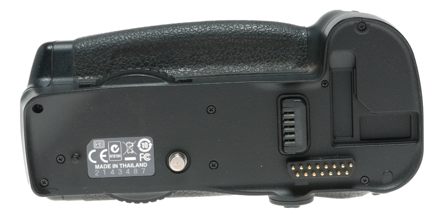 Nikon MB-D10 Multi-Power Battery Pack for DSLR Cameras - View 3