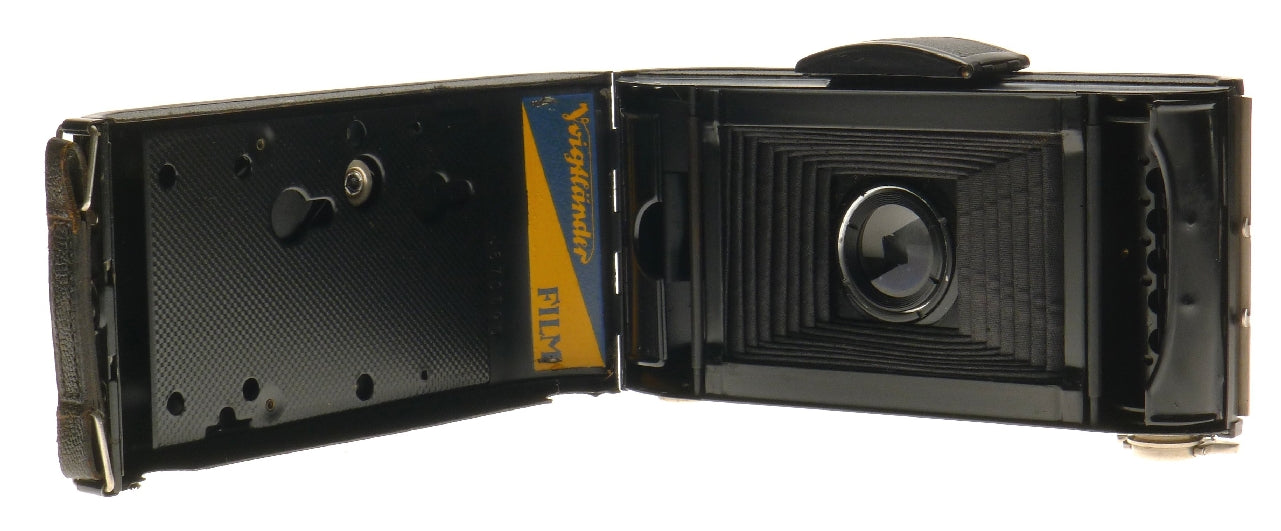Voigtlander-braunschweig bessa bellows camera anastigmat voigtar 1:4.5 f=11cm