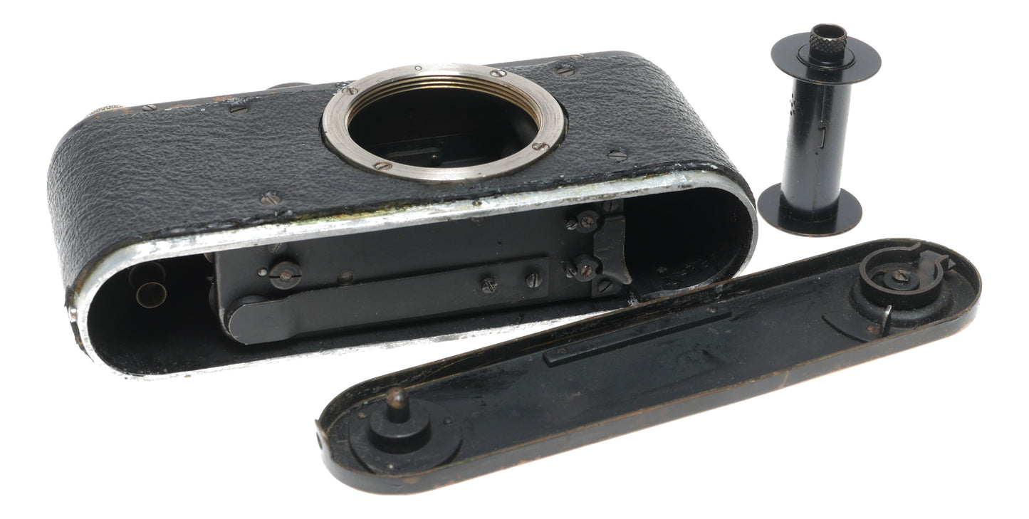 Leica I Standard Black paint #66548 35mm film camera vintage body only