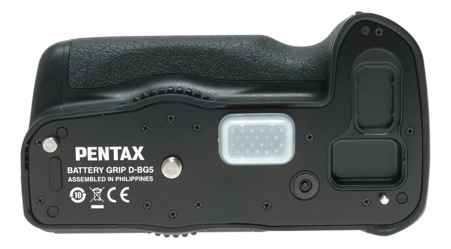 Ricoh Pentax D-BG5 Battery Grip for Pentax Cameras - View 4
