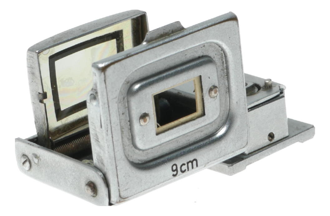 E. Leitz Wetzlar 9cm Camera Accessory - View 4