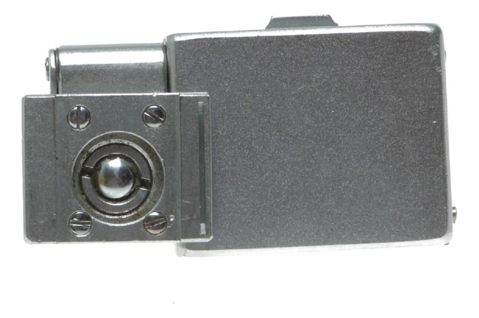 E. Leitz Wetzlar 9cm Camera Accessory - View 13