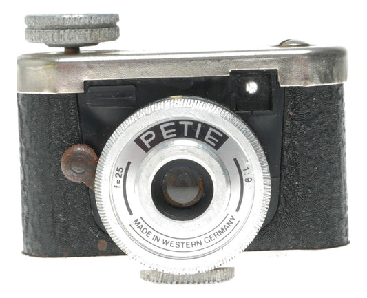 Petie 25mm f/1.9 Subminiature Camera