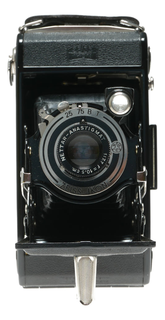 Zeiss Ikon Nettar-Anastigmat Vintage Film Camera with 105mm f/7.7 Lens - View 2