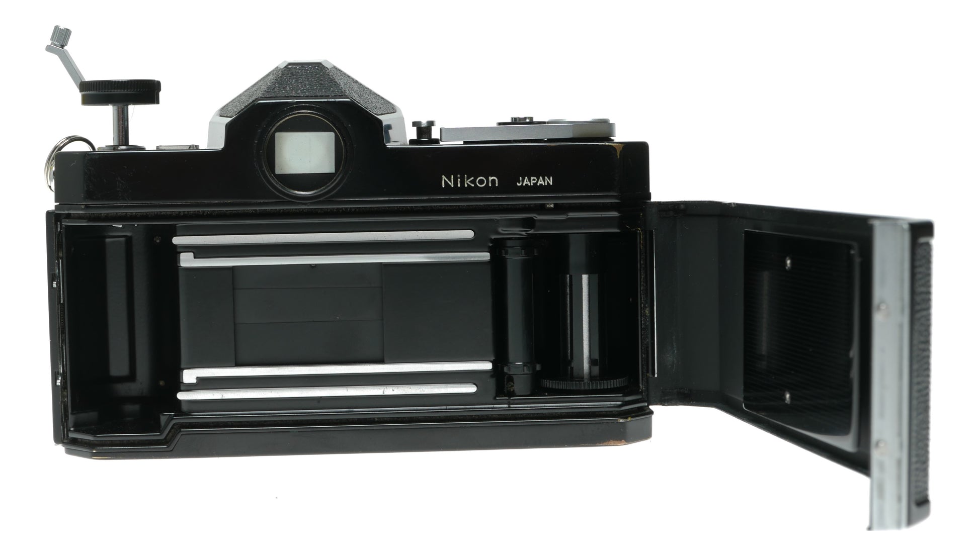 Nikkormat 17mm f/3.5 MC Wide-Angle Lens Vintage Nikon Japan - View 6