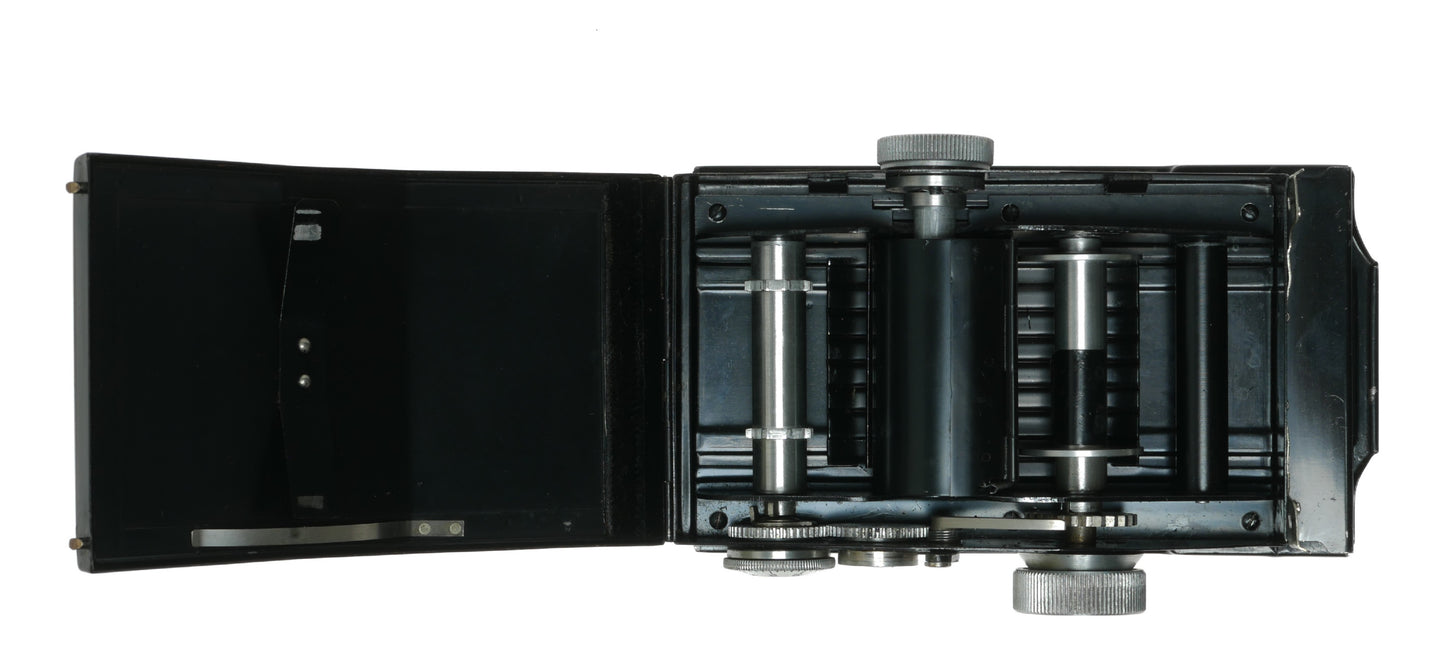 Welta Vintage Film Camera with Multiple Exposure Settings - View 9