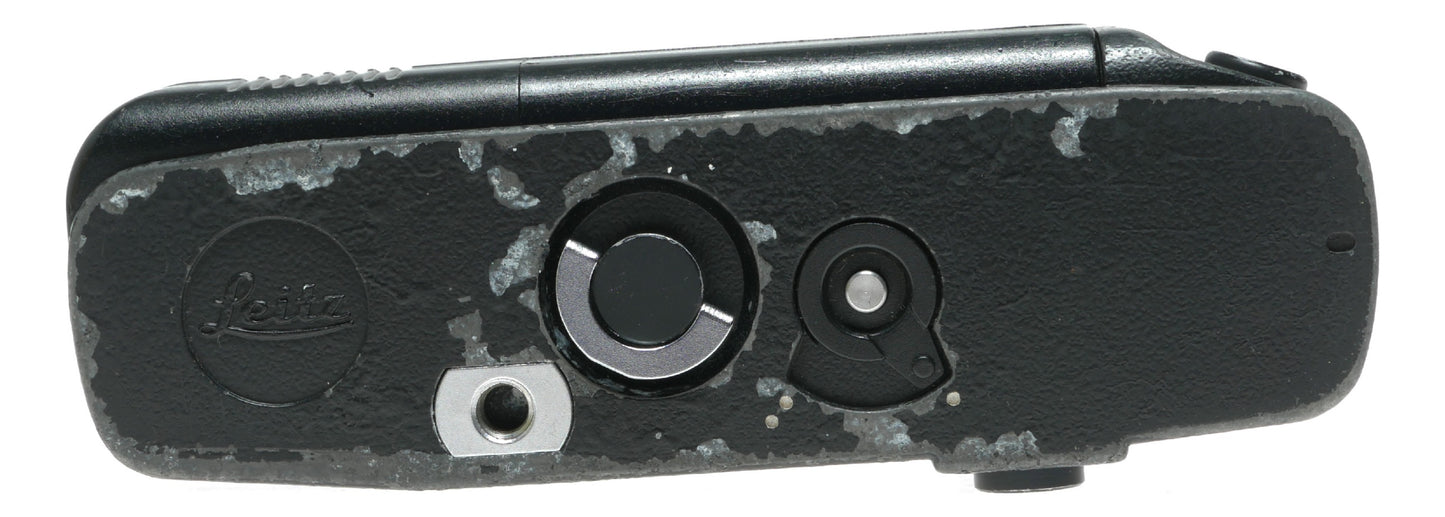 Leica P4 Motor Winder for Film Cameras - Compatible with 6 Alkaline or Ni-Cd Batteries - View 4