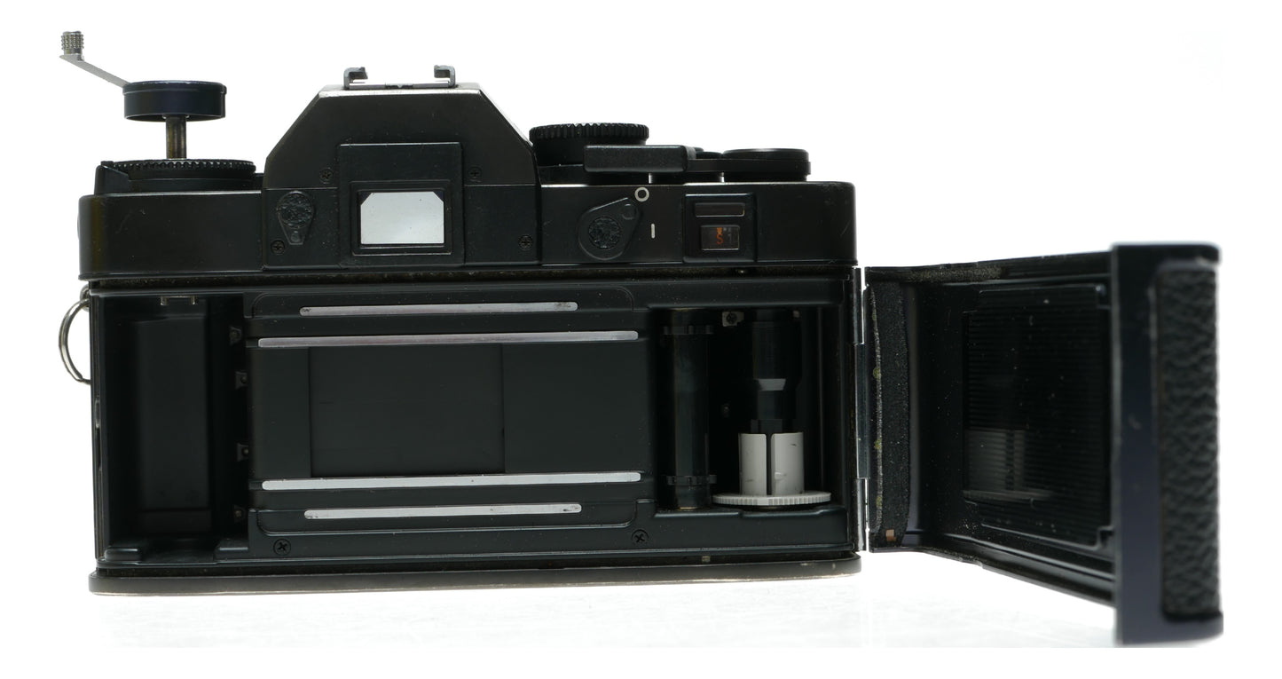 Leica R3 Electronic Automatic Vintage SLR Camera - View 7