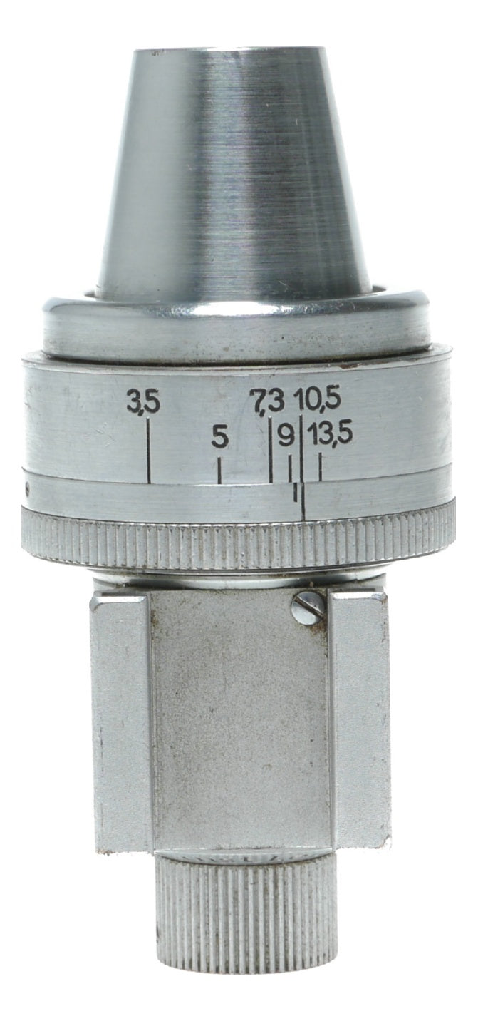 Ernst Leitz Wetzlar Vintage 35mm Film Camera with Multiple Focal Lengths - View 10