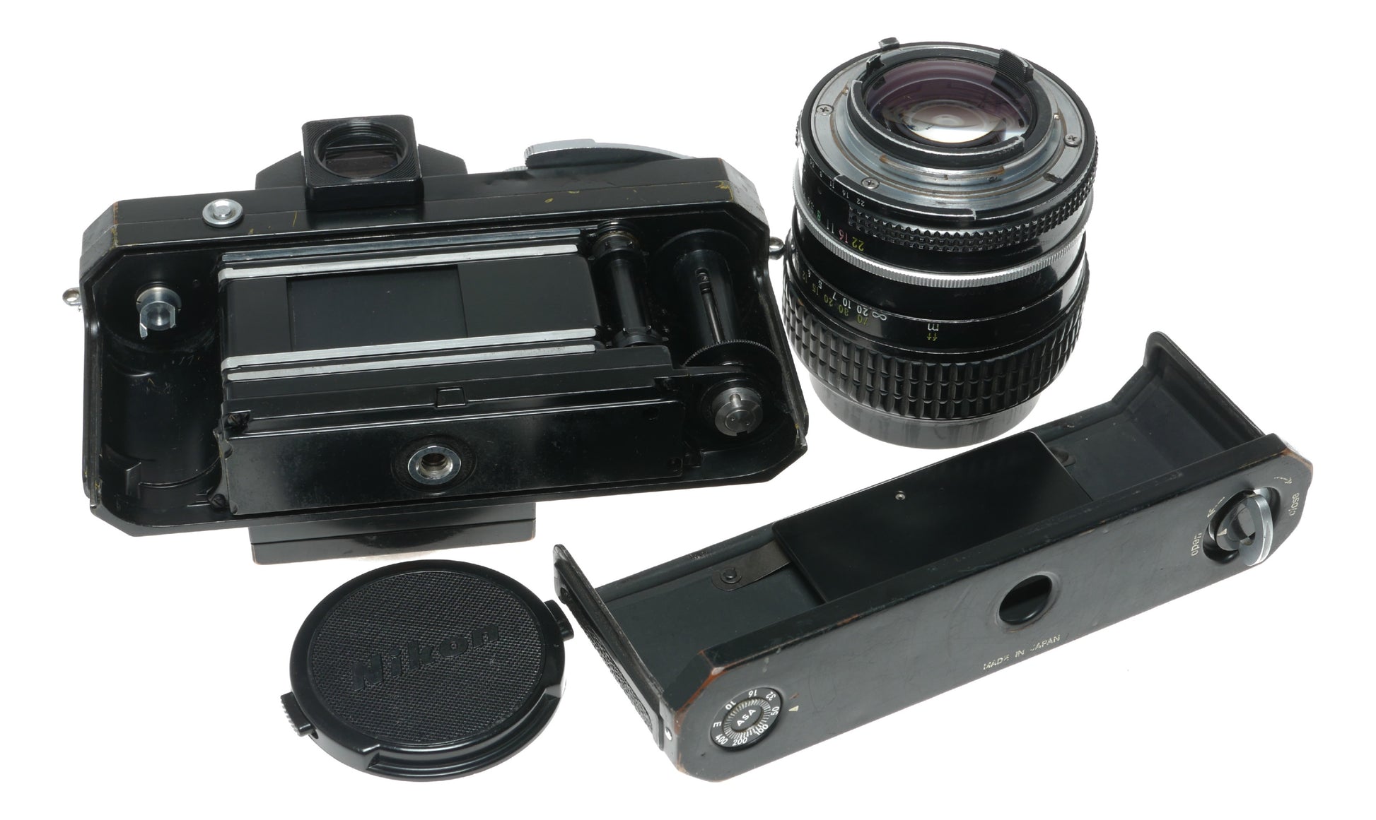 Nikon Nikkor 105mm f/2.5 Vintage Prime Lens Made in Japan - View 8