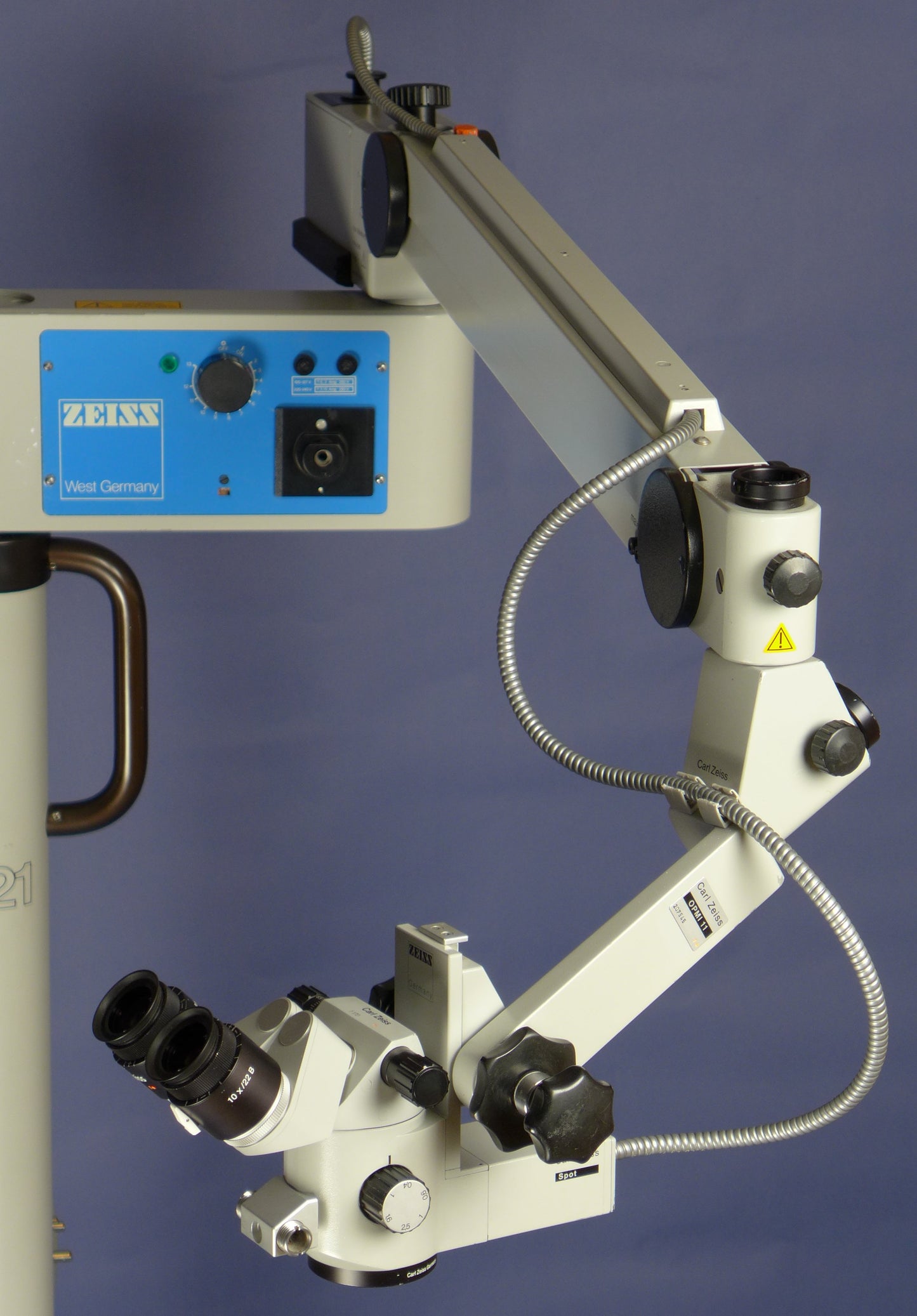 ZEISS OPMI 11 FC Spot SURGICAL MICROSCOPE on S21 FLOOR STAND