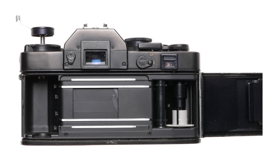 SLR Leica R3 Electronic Leitz Film camera body 35mm black with strap