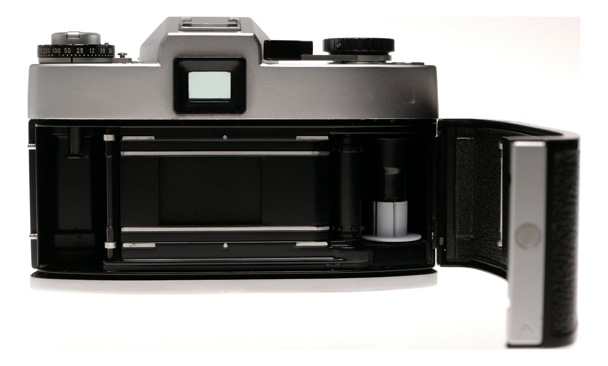 Leica Leicaflex SL 35mm SLR Film Camera with Summicron-R 50mm - View 8
