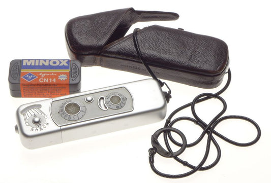 MINOX B Vintage Sub miniature Silver Spy Camera 8x11mm Film exposure meter NICE