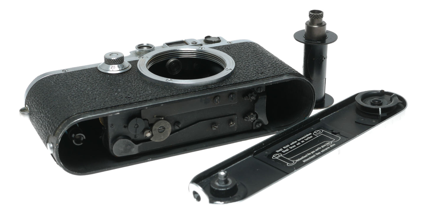 Leica IIIa first serial number 303301 RF camera Summitar 1:2 f=5cm