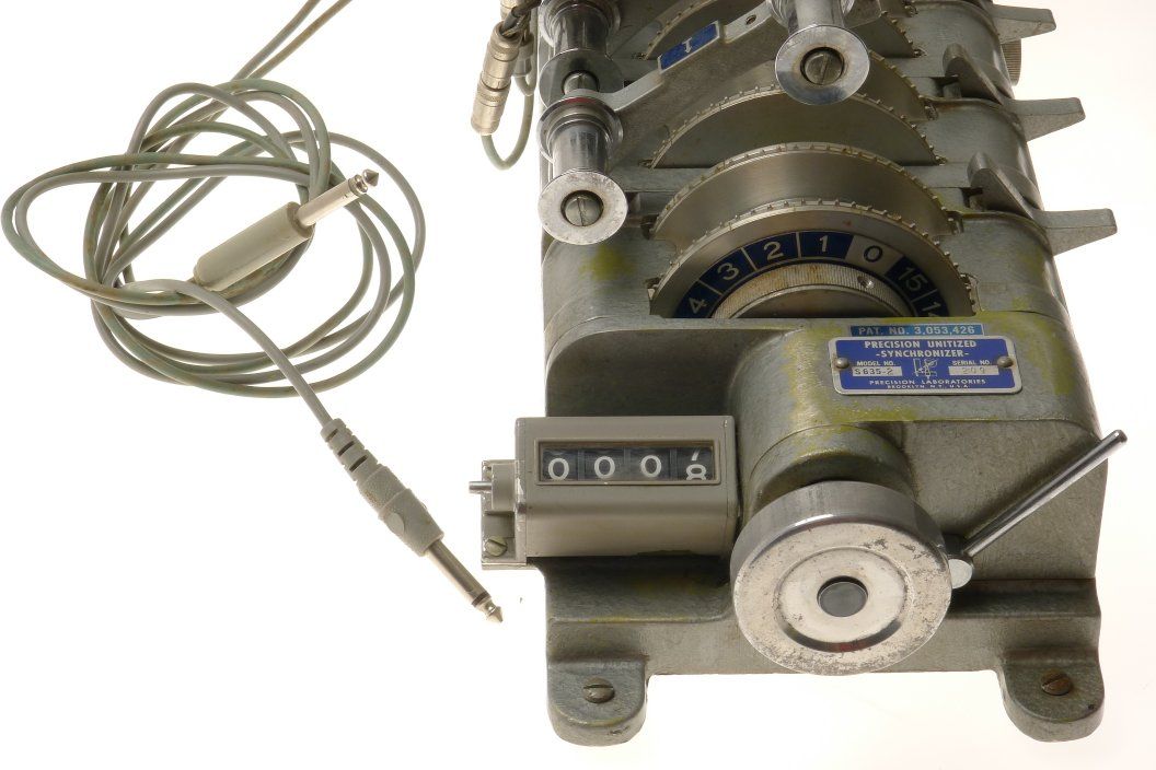Precision Unitized Synchronizer s635-2 35mm Movie Film Editing Equipment Vintage - View 2